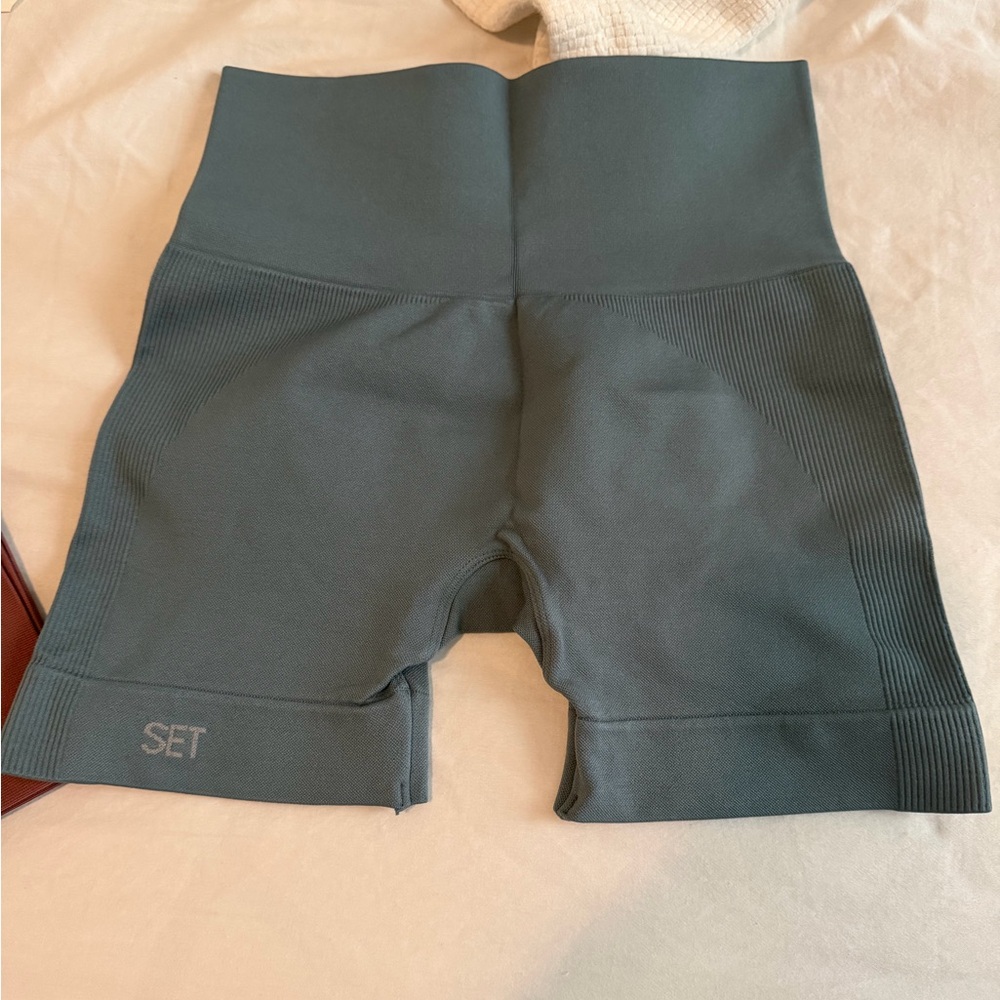 Set active bike shorts